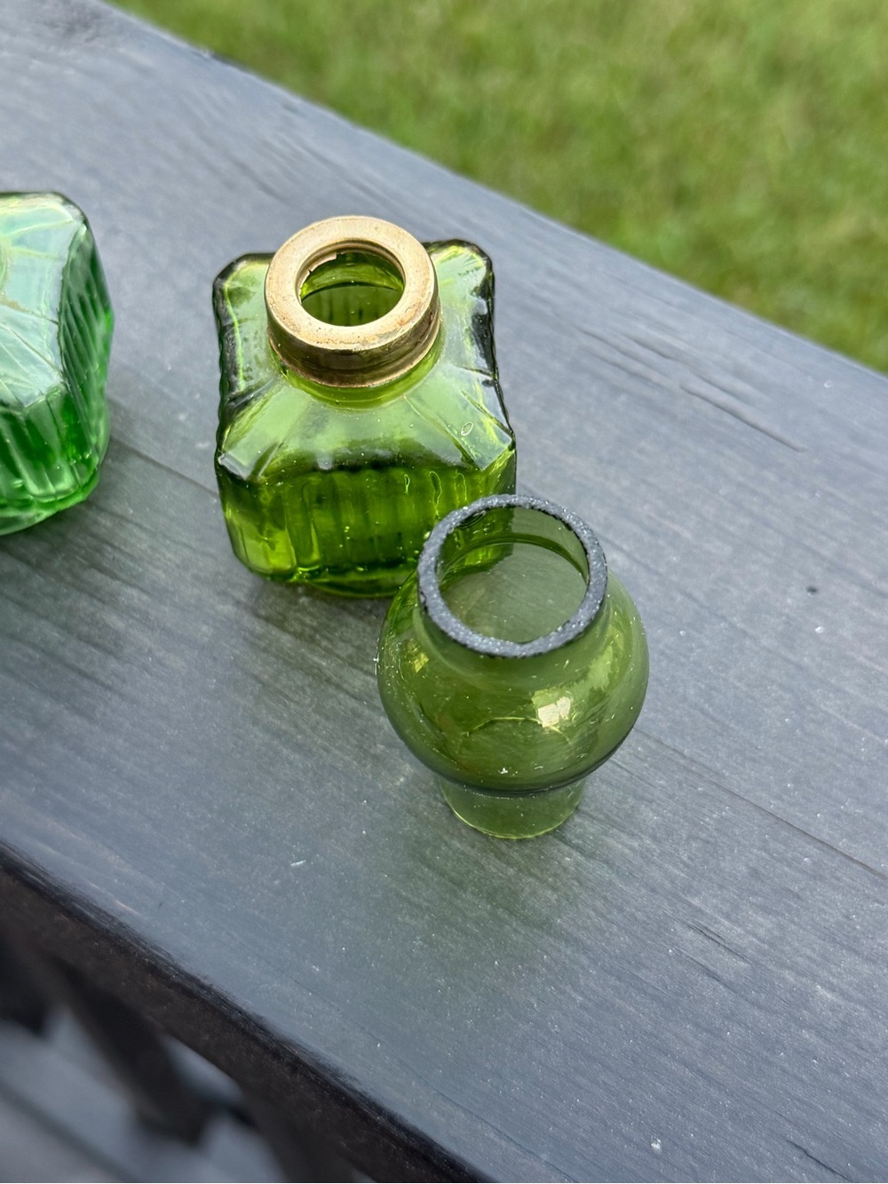 Vintage Emerald Green Glass Mini Oil Lamp - Picture 6 of 10